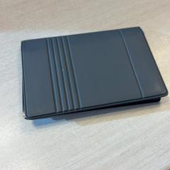 Porta-cartões, como reportado por Regio Antwerpen - Brussel utilizando o iLost