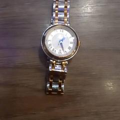 Orologio da polso, come riportato da Leonardo Royal Hotel Amsterdam utilizzando iLost