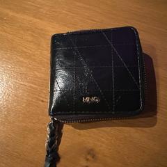 Black wallet, ha sido reportado a iLost