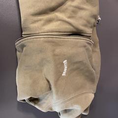 Pullover pullover pullover, gemeldet von MEININGER Hotel Dresden Zentrum über iLost