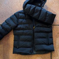 Jas blauw Van vrijdag nacht 3-4 april, ako bolo nahlásené De Heeren van Aemstel pomocou iLost