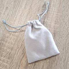 Tasje grijs/wit, as reported by RRReis IJssel-Vecht Lelystad using iLost