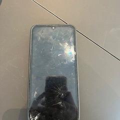 الهاتف الذكي Blauw, glas Samsung، كما تم الإبلاغ عنه بواسطة Regio West-Vlaanderen عبر iLost