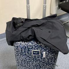 Maleta & Chaqueta, ha sido reportado por Sheraton Brussels Airport Hotel con iLost