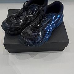 Sneaker Black, come riportato da Van der Valk Hotel Schiphol utilizzando iLost