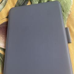 iPad blauw met een stevige grijze hoes an iLost gemeldet