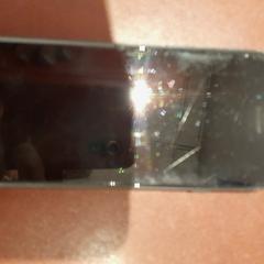 Mobiele telefoon noir iPhone, zoals gemeld door TCL met iLost