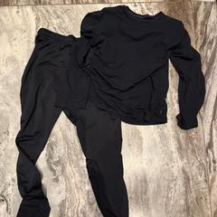 Broek & Lange mouwen t-shirt, som rapportert av Van der Valk Hotel Amsterdam-Amstel ved bruk av iLost