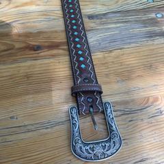 Brown Leather Belt with Western-Style Buckle, zoals gemeld door Best Kept Secret 2025 met iLost