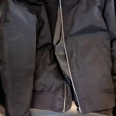 재킷 Zwarte jas, iLost를 사용하여 RRReis IJssel-Vecht에 보고됨