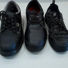 Zapatos 3 zwarte linker  schoenen, ha sido reportado por Van der Valk Hotel Schiphol con iLost