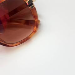 Sunglasses, as reported by Beeld & Geluid Hilversum using iLost