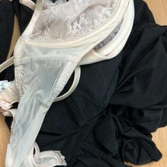 Roupa, segundo informou Sheraton Brussels Airport Hotel usando iLost