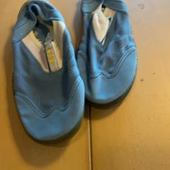 Zwemschoenen، كما تم الإبلاغ عنه بواسطة Familie Resort Molenwaard عبر iLost