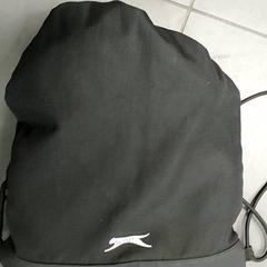 Sac de gymnastique, a été signalé par Regio Antwerpen - Brussel utilisant iLost