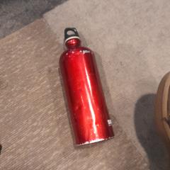 Vattenflaska, rapporterat av Internationaal Theater Amsterdam med iLost