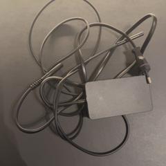 Elektronica laptop oplader, zoals gemeld door Van der Valk Hotel Houten met iLost