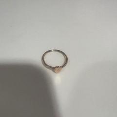 Bague, a été signalé par TU/e - Receptie Atlas utilisant iLost