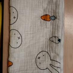 Peluche pulseira, como reportado por IKEA Grenoble utilizando o iLost