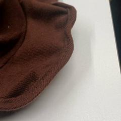 Chapéu, como reportado por IKEA Clermont Ferrand utilizando o iLost