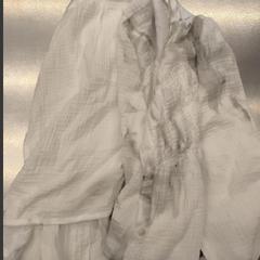 Blusa BLANCA, ha sido reportado por IKEA Valladolid con iLost