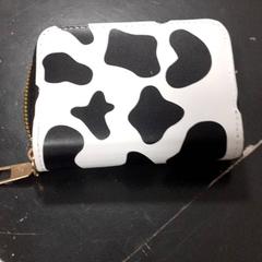 Pénztárca Onv. Julia Alexis Muilwijk, amint azt Qbuzz servicepunt  Emmen az iLost segítségével jelentette.