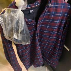 Shirts red, blue, with belt, as reported by Room Mate Bruno using iLost