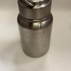 水筒, ha sido reportado por IKEA鶴浜 con iLost