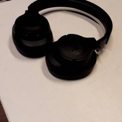 Fejhallgató, amint azt Qbuzz ZHN az iLost segítségével jelentette.