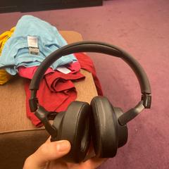 Koptelefoon, come riportato da Pathé Schouwburgplein utilizzando iLost