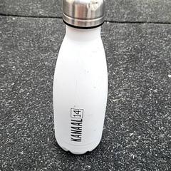 Termosz palack Witte kanaal 14 thermosfles, amint azt Schaatsbaan Rotterdam az iLost segítségével jelentette.