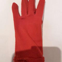 Guant rouge, segons ha informat TCL mitjançant iLost