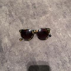 Gafas de sol, ha sido reportado por Van der Valk Hotel Haarlem con iLost