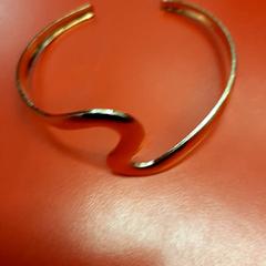 ブレスレット がiLostで UvA REC によって報告されました