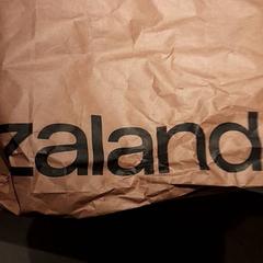 Csomag Zalando, amint azt Campus Den Haag az iLost segítségével jelentette.