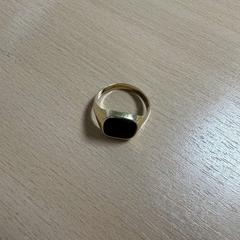 Gyűrű, amint azt DoubleTree by Hilton Rotterdam Centre az iLost segítségével jelentette.