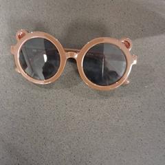 サングラス Bruin がiLostで Breng Nijmegen によって報告されました