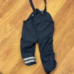 Traxe de chuvia, segundo informou Het Amsterdamse Winterparadijs usando iLost