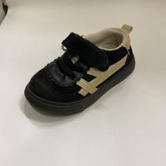 靴 片方のみ がiLostで IKEA鶴浜 によって報告されました