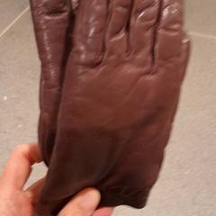 手袋 がiLostで IKEA Leangen によって報告されました