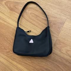 Taška, jak nahlášeno GVB pomocí iLost