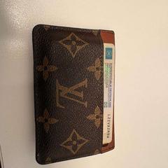 İLost kullanarak Ramada by Wyndham Amsterdam Airport Schiphol tarafından bildirildiği gibi Cüzdanlar