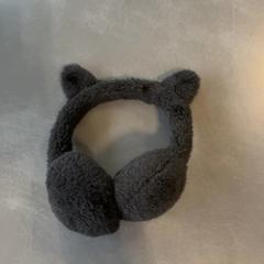 Oorwarmers Zwart met dierenoortjes, zoals gemeld door Burgers' Zoo met iLost