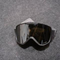 Skibril wedze، كما تم الإبلاغ عنه بواسطة SnowWorld Landgraaf عبر iLost