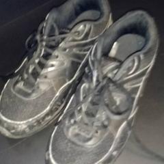 Scarpe, come riportato da TivoliVredenburg utilizzando iLost