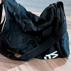 Gym sack, as reported by CARS HANGARD using iLost