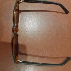 Sunglasses marron, as reported by TCL using iLost