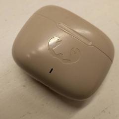 Earphones, as reported by HTM using iLost