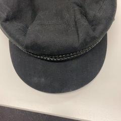 Casquette Zwart, a été signalé par Pathé Eindhoven utilisant iLost