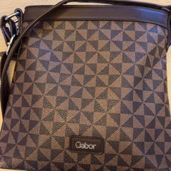 Saco, como reportado por ilévia utilizando o iLost